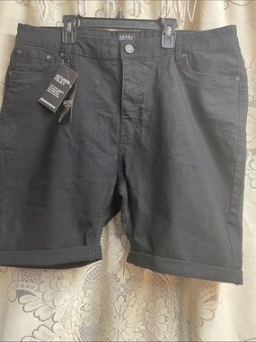 Boohoo Black Men’s Denim Jean Shorts NWT size 38